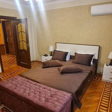Gold Wall Apartment Баку Екстериор снимка