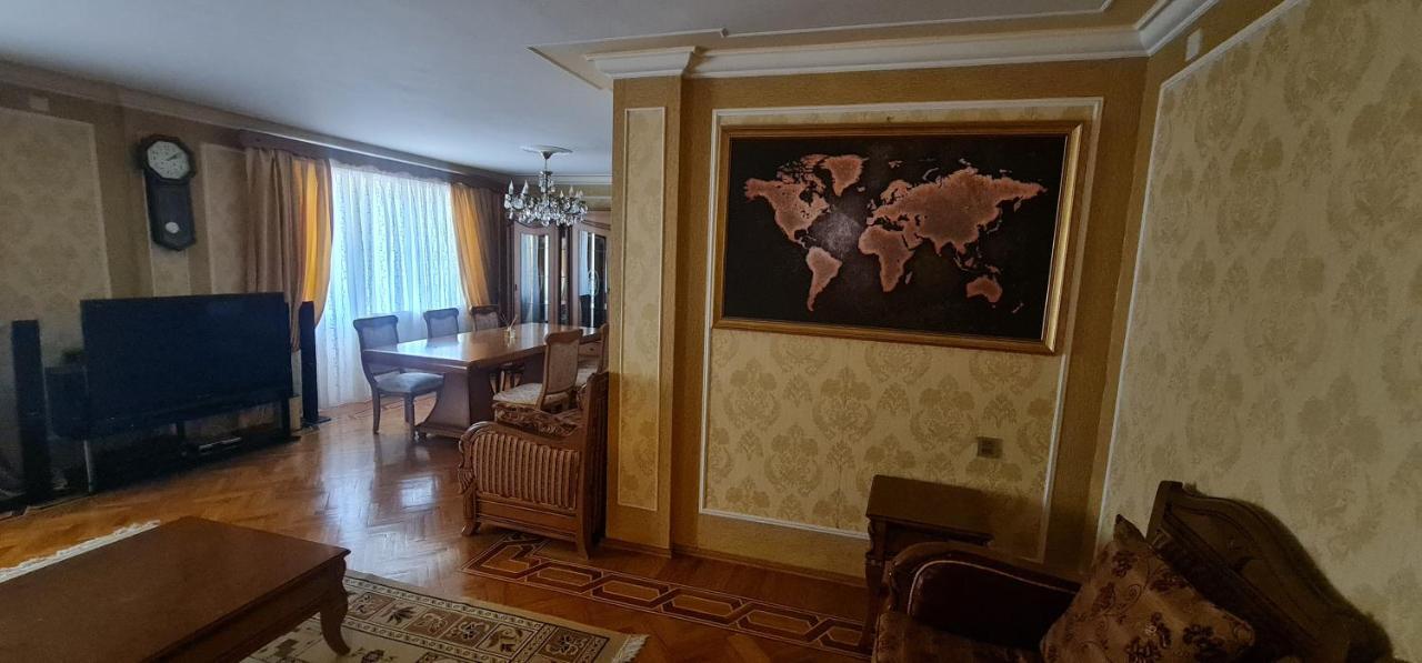Gold Wall Apartment Баку Екстериор снимка