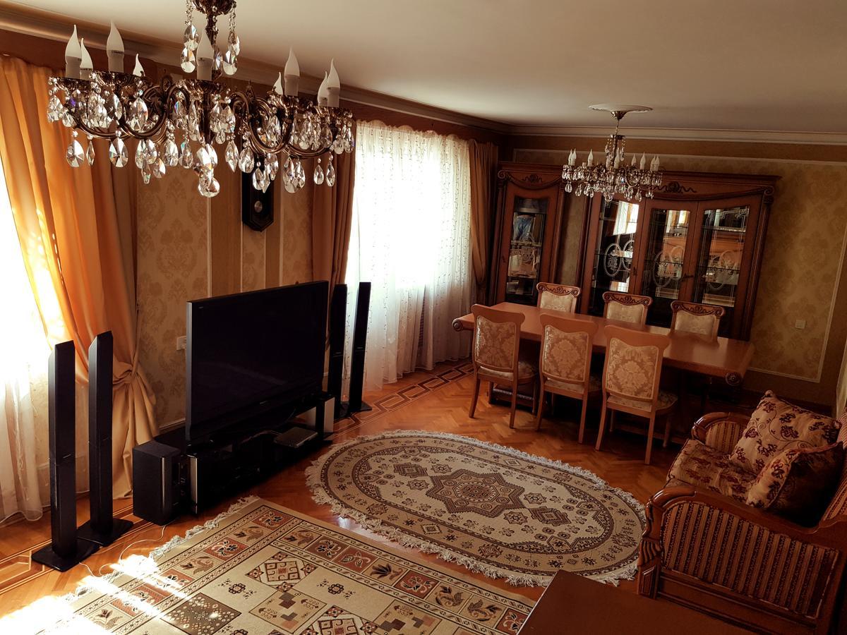 Gold Wall Apartment Баку Екстериор снимка